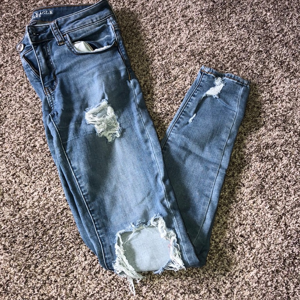 Distressed AE jeans!🎉
